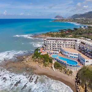 Carlton Riviera Hotel